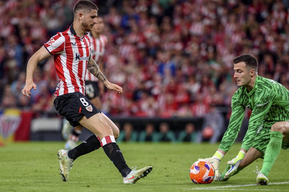 波多尔斯基：我应该会在本赛季末退役，身体有时这里疼那里痛